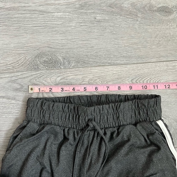 joggers with pockets! - Picture 3 of 5